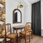 Old Town Luxury 2 Bedroom 65 M2 On 3rd Floor *