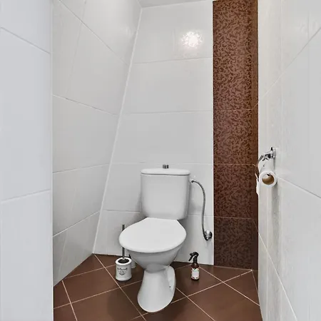 Old Town Luxury 2 Bedroom 65 M2 On 3rd Floor * タリン