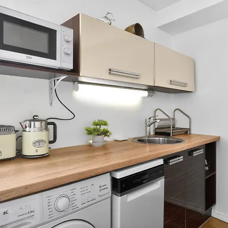 Old Town Luxury 2 Bedroom 65 M2 On 3rd Floor Apartment *