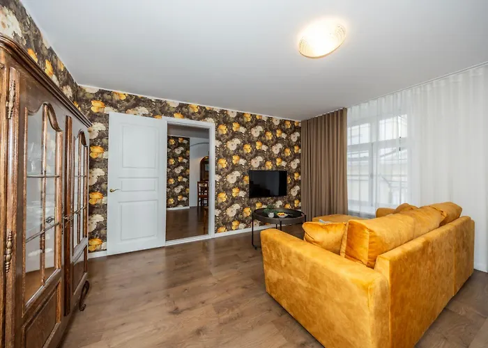 Old Town Luxury 2 Bedroom 65 M2 On 3rd Floor