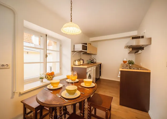 Old Town Luxury 2 Bedroom 65 M2 On 3rd Floor Tallin