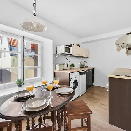 Old Town Luxury 2 Bedroom 65 M2 On 3rd Floor Tallin