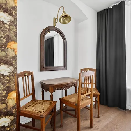 Old Town Luxury 2 Bedroom 65 M2 On 3rd Floor *